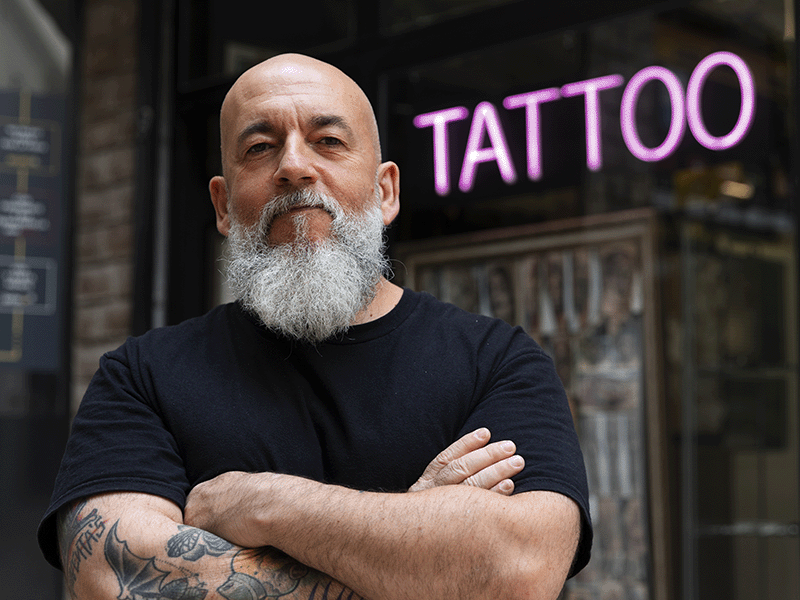 tatuador experiente